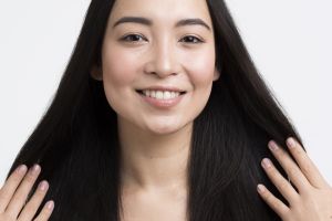 Bantu atasi rambut kering dan kusam, ini 9 kegunaan minyak bunga matahari bagi kesehatan rambut