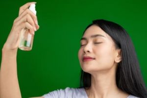 Bikin segar dan cerah, begini cara membuat face mist untuk atasi kulit kering pakai 1 jenis buah