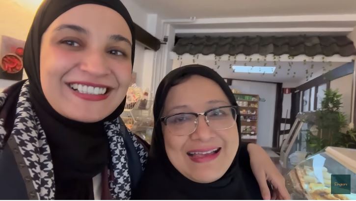Bantu sang ibunda, begini 11 potret kesederhanaan Shireen Sungkar jualan pisang goreng di Belanda