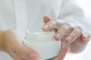 Cara hilangkan flek hitam hanya pakai krim dari 1 bumbu dapur ini bikin kulit jadi auto glow up