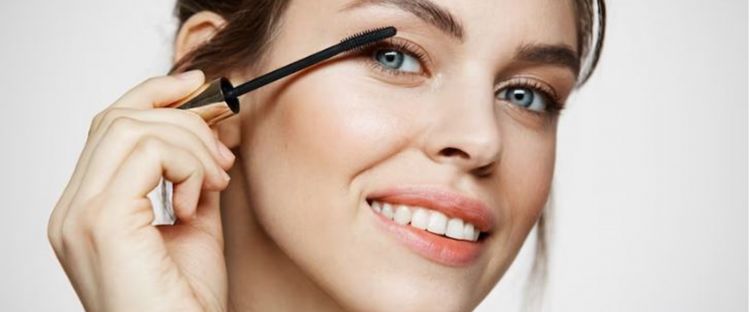 Tajuk: Cara Mencipta Penampilan Celak Semulajadi Tetapi Meningkatkan Garis Mata Anda