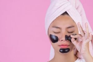 Kulit jadi bersih dan antigradakan, ini trik hilangkan komedo pada dagu pakai 1 alat pembersih gigi