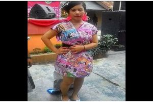 Dari plastik hingga uang, 13 potret kocak outfit warga +62 ini random banget nggak habis pikir