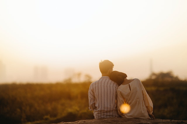 75 Kata-kata cinta untuk pasangan LDR, ungkapan hati yang tulus dan bikin baper