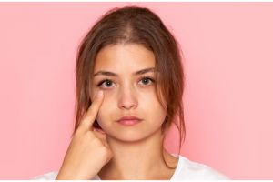 Trik bikin under eye mask sendiri pakai 2 bahan dapur, atasi mata panda dan berkerut