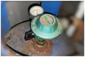 Tak perlu panik, begini cara cek dan mengatasi regulator gas bocor