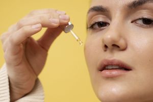 Trik atasi kulit wajah kendur pakai face oil dari 3 bahan makanan ini bikin jadi kencang dan awet muda