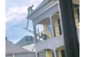 Sulit dimengerti, 11 potret kocak tukang bangunan banyak tingkah ini bikin geleng kepala