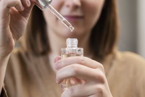 Cuma pakai 3 bahan makanan, begini cara membuat serum antiaging agar kulit tampak awet muda