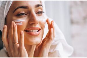 Trik hilangkan kusam dan bekas jerawat pakai krim wajah dari 1 bahan dapur