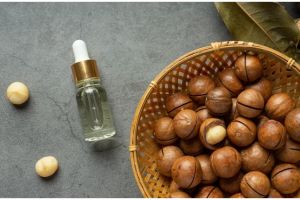9 Rekomendasi produk minyak kemiri harga mulai Rp 7 ribu, efektif atasi berbagai masalah rambut
