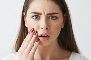 Trik hilangkan jerawat di wajah hanya pakai masker peel off dari 2 bahan alami, bikin kulit auto mulus