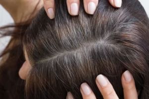 Trik menghilangkan uban pakai masker dari 1 jenis bumbu dapur, rambut auto hitam berkilau