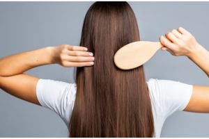 Nggak perlu hair spa di salon, ini 9 cara merawat rambut rontok yang bisa dilakukan sendiri di rumah