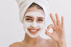 Trik memutihkan wajah pakai masker dari 1 jenis buah, bantu atasi belang dan flek hitam