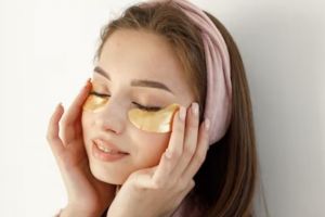 Cuma pakai 2 bahan dapur, ini cara membuat masker mata untuk atasi mata panda membandel