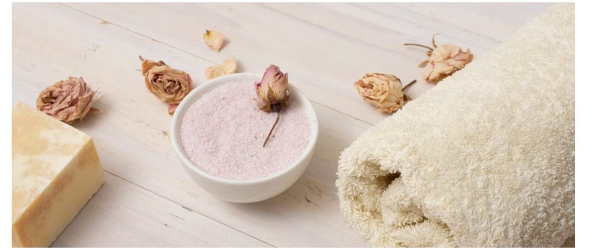 Nggak perlu ke spa, ini trik bikin bath powder sendiri pakai 4 ba