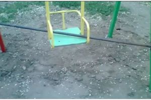 Bentuknya aneh banget, 11 potret kocak wahana bermain ini penampakannya bikin bertanya-tanya