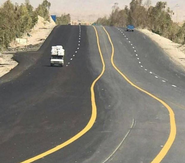 Lihatnya bikin pusing, 15 potret kocak marka jalan ini bikin pengendara nggak fokus