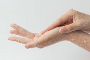 Trik membuat scrub untuk kaki dan tangan ini hanya butuh 3 bahan dapur, kulit autolembut