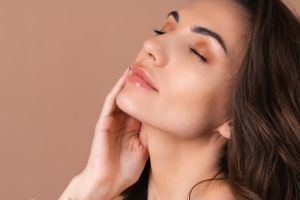 Bukan cuma untuk ketiak, ini 9 kegunaan tawas untuk kesehatan dan kecantikan kulit