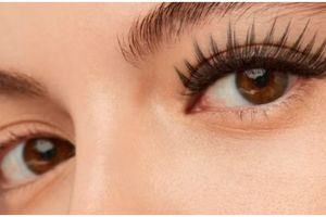 Nggak perlu eyelash extension, ini 9 cara menebalkan bulu mata pakai bahan alami
