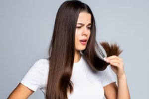 Tanpa dipotong, ini trik mengatasi ujung rambut bercabang pakai hair oil dari 4 bahan alami