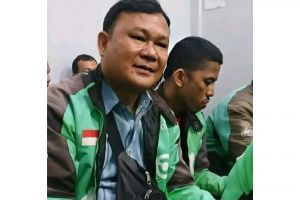 Bak pinang dibelah dua, 11 potret kocak orang mirip figur publik ini bikin lihat dua kali