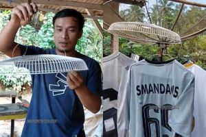 Nggak perlu numpang di halaman rumah tetangga, begini cara membuat jemuran simpel hemat tempat