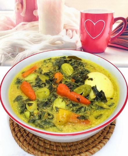 Resep gulai daun pepaya jepang campur petai dan telur, gurihnya bikin nagih