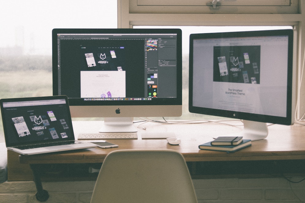 Cara sederhana memasangkan laptop dengan monitor eksternal, main game makin puas