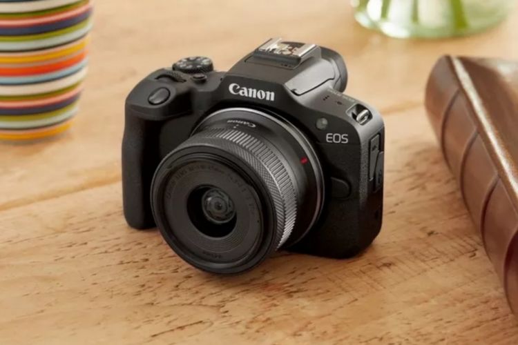 Canon luncurkan EOS R100, kamera mirrorless entry level terbaru untuk pemula