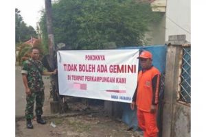 11 Potret kocak peringatan di perkampungan warga ini sungguh kebangetan, alasannya apa sih?