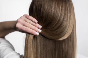 Jadi halus dan sehat tanpa ke salon, ini trik atasi rambut rusak hanya pakai 2 bahan dapur