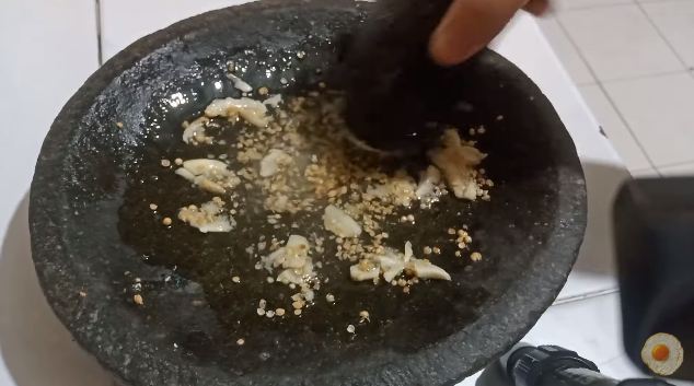 Tanpa baluran tepung dan diungkep dulu, ini cara bikin tempe goreng yang enak dan garing tahan lama