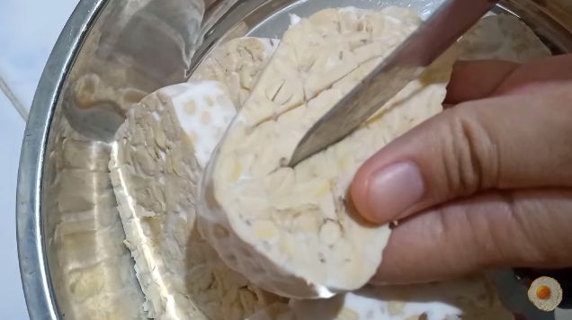 Tanpa baluran tepung dan diungkep dulu, ini cara bikin tempe goreng yang enak dan garing tahan lama