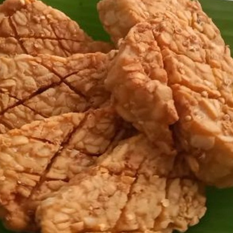 Tanpa baluran tepung dan diungkep dulu, ini cara bikin tempe goreng yang enak dan garing tahan lama