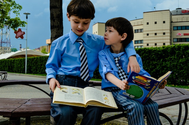 Contoh penerapan literasi di lingkungan rumah, efektif tingkatkan kecerdasan anak