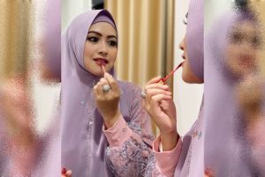 Biasa tampil full makeup, 9 potret Meggy Wulandari mantan istri Kiwil pamer bareface kini manglingi