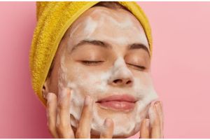 Cerah dan segar, ini 9 rekomendasi face wash untuk kulit kusam mulai Rp 25 ribu