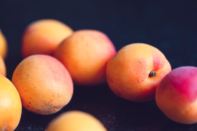 11 Manfaat buah plum bagi ibu hamil, bantu lawan radikal bebas