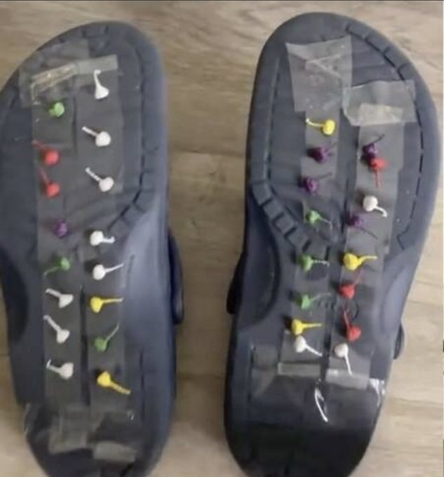 13 Potret kocak desain sepatu dipasang benda nyeleneh, bikin geleng kepala