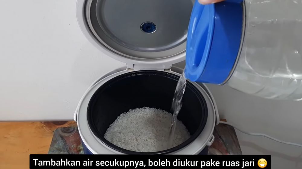 Bukan ditambah minyak kelapa, begini cara menanak nasi putih supaya lebih rendah gula