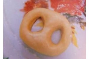 Kebanyakan ngide, 11 potret kocak kreasi donat ini hasilnya malah gagal total