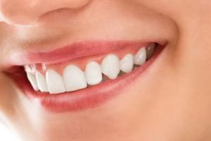 Auto putih dan bebas bau, ini cara mengatasi gigi kuning dan berkarang pakai 2 bahan alami