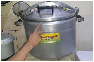 Tak perlu ke tukang servis, ini cara mengatasi panci presto bocor dan mengeluarkan air dari samping