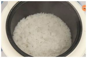 Trik menanak nasi putih agar tinggi serat dan bisa lunturkan lemak, tanpa ditambah perasan jeruk nipis