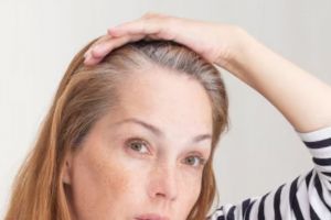 Tak perlu takut botak, ini cara menumbuhkan anak rambut area hairline pakai masker dari 1 bumbu dapur