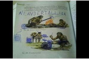 13 Potret kocak gambar iseng siswa di buku pelajaran ini bentuknya nyeleneh tapi bikin ketawa