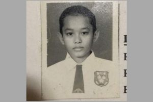 Bocah berseragam SD ini gedenya pernah gagal Akmil, sekarang jadi artis top dan punya rumah gedongan